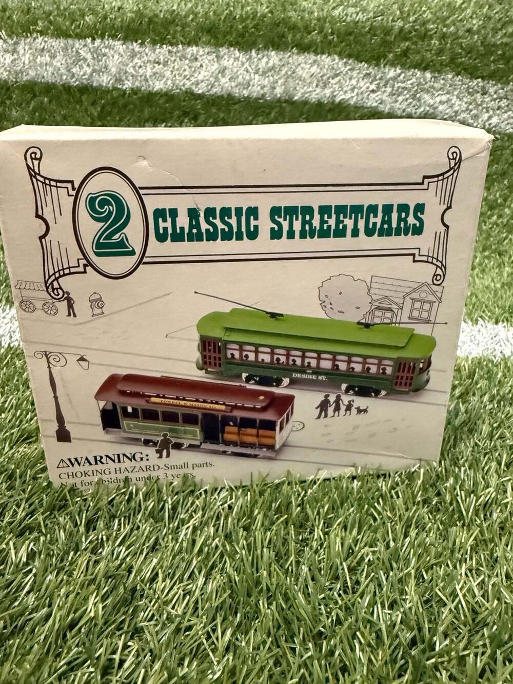 2 Classic Streetcars Scale Model Train cars
